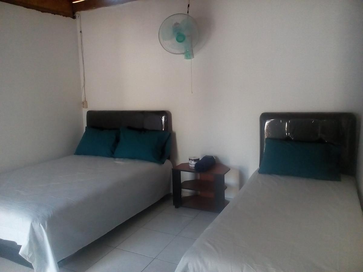 Izaac'S Bed & Breakfast Lovina Dış mekan fotoğraf