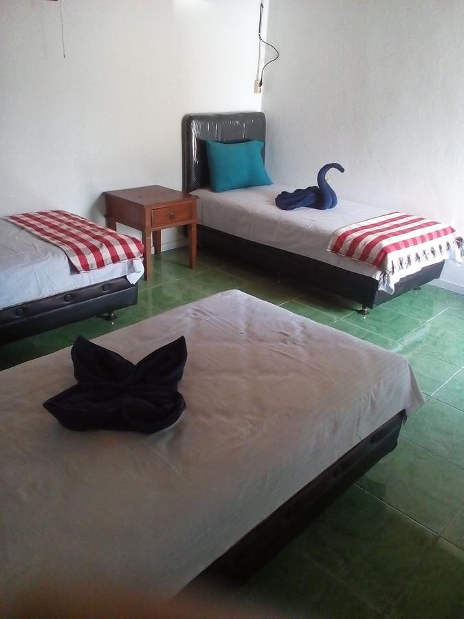 Izaac'S Bed & Breakfast Lovina Dış mekan fotoğraf