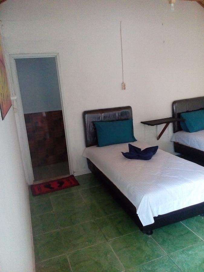 Izaac'S Bed & Breakfast Lovina Dış mekan fotoğraf