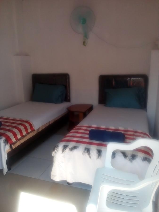 Izaac'S Bed & Breakfast Lovina Dış mekan fotoğraf