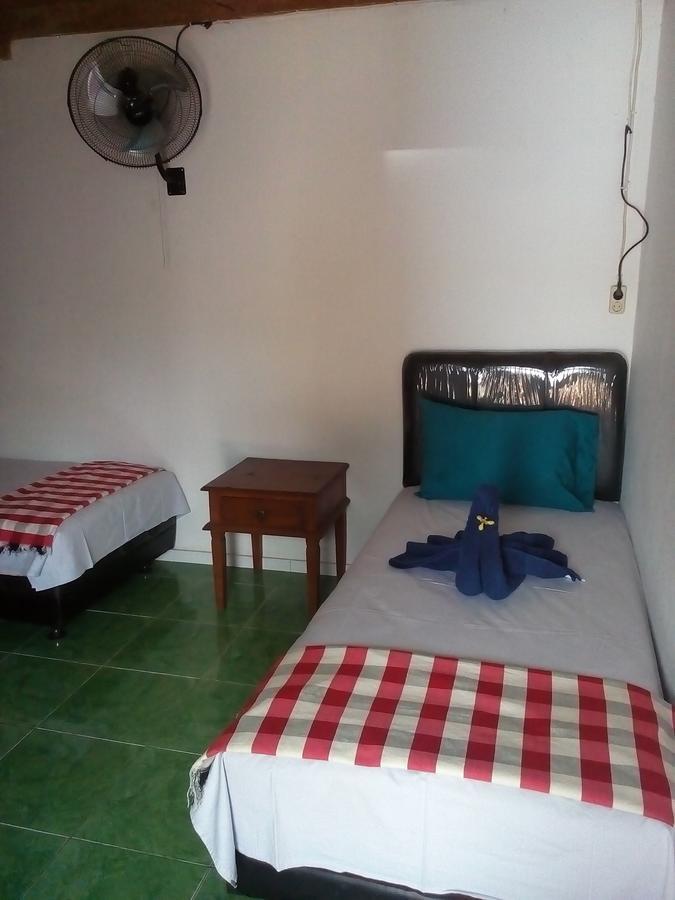 Izaac'S Bed & Breakfast Lovina Dış mekan fotoğraf
